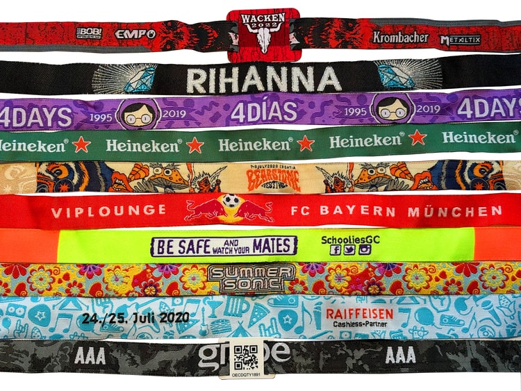 Individuell gestaltete Festivalbändchen mit Logos, Schriftzügen, Sponsoren und verschiedenen Farben